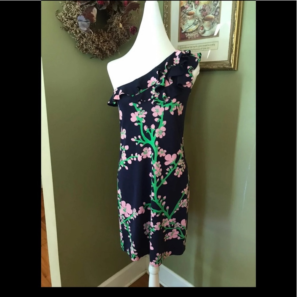 VGUC Lilly Pulitzer size S one shouldered dress
